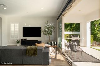 6525 E LIBBY Street, Phoenix, AZ 85054