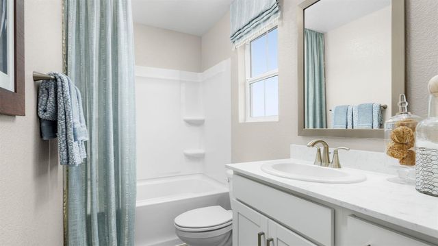 2910 Porcelain St, Lincoln, CA 95648