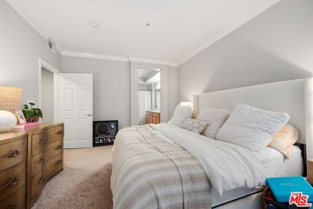 12963 Runway Road 104, Los Angeles, CA 90094