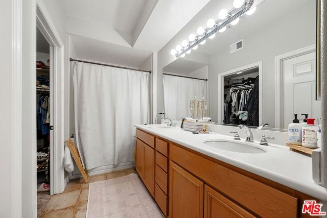 12963 Runway Road 104, Los Angeles, CA 90094