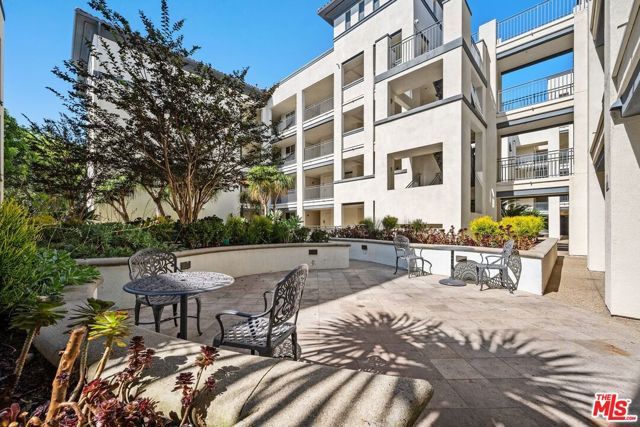 12963 Runway Road 104, Los Angeles, CA 90094