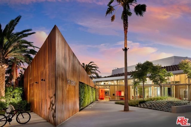 12963 Runway Road 104, Los Angeles, CA 90094