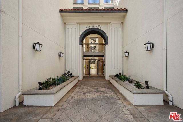 12963 Runway Road 104, Los Angeles, CA 90094