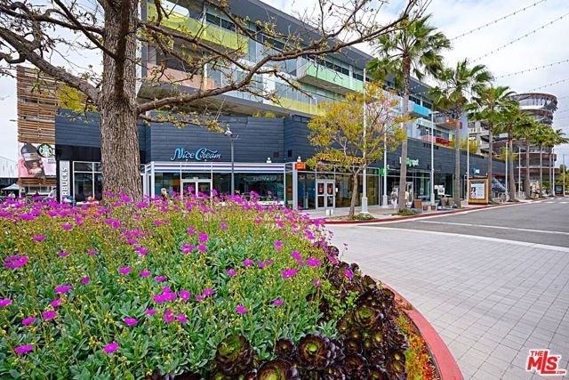 12963 Runway Road 104, Los Angeles, CA 90094
