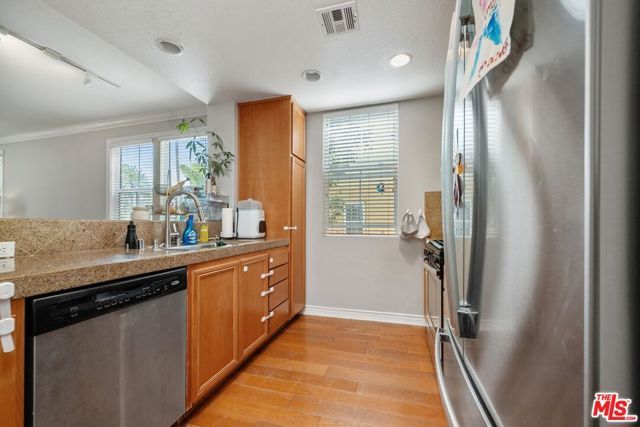 12963 Runway Road 104, Los Angeles, CA 90094
