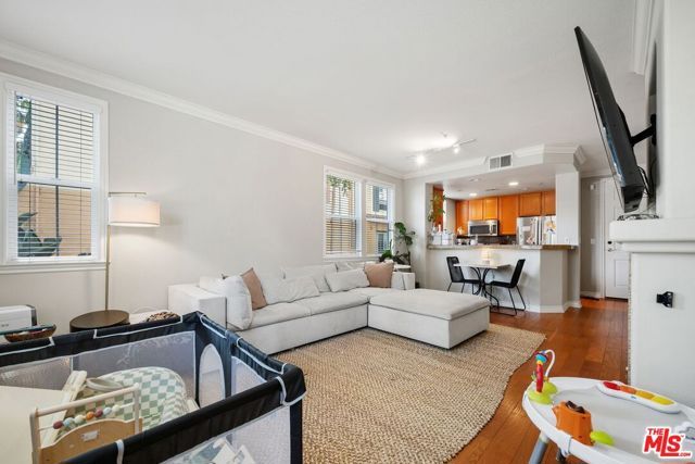12963 Runway Road 104, Los Angeles, CA 90094