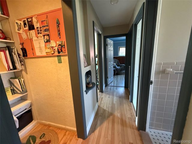 25310 Lyndon, Redford Charter Township, MI 48239