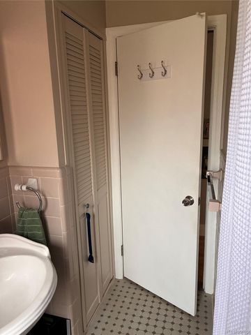 25310 Lyndon, Redford Charter Township, MI 48239