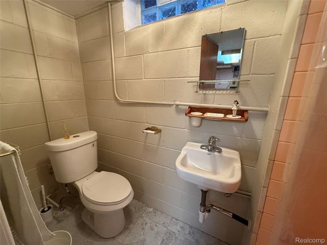 25310 Lyndon, Redford Charter Township, MI 48239