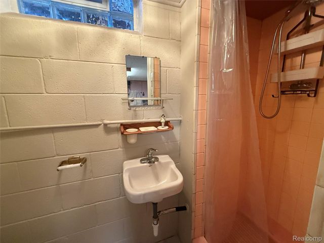 25310 Lyndon, Redford Charter Township, MI 48239