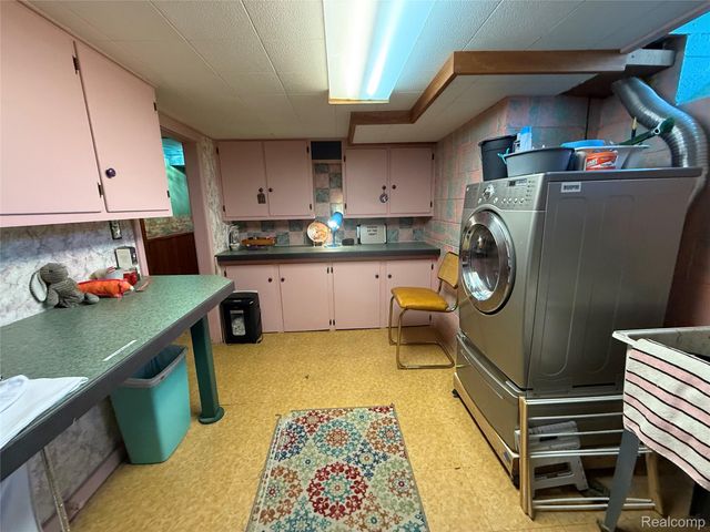 25310 Lyndon, Redford Charter Township, MI 48239