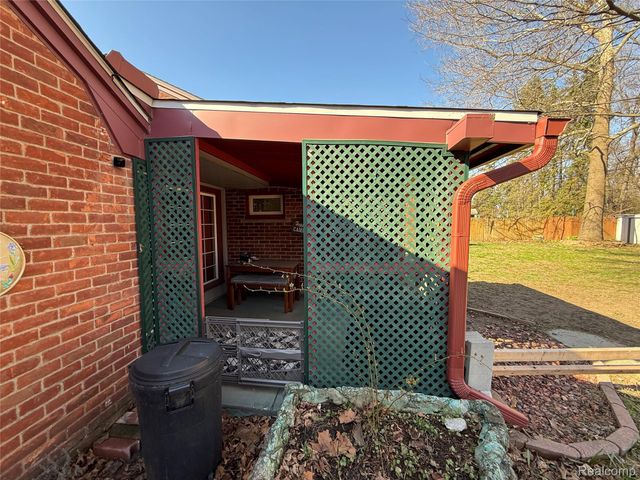 25310 Lyndon, Redford Charter Township, MI 48239