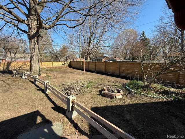 25310 Lyndon, Redford Charter Township, MI 48239