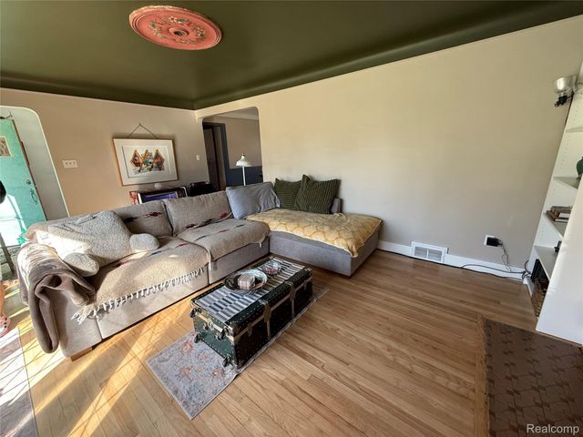 25310 Lyndon, Redford Charter Township, MI 48239