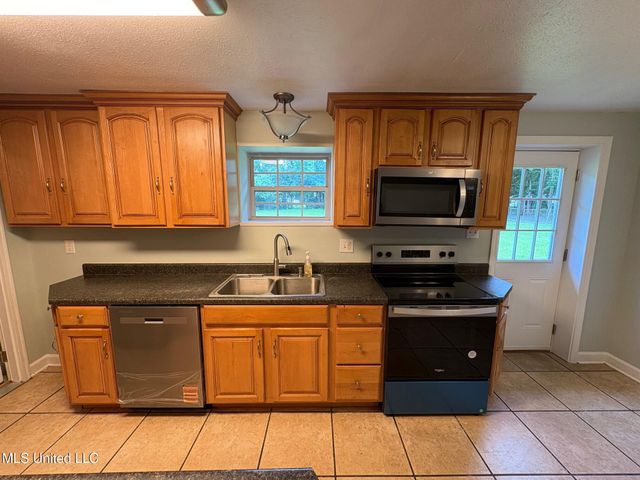 3530 Sherlawn Drive, Moss Point, MS 39563