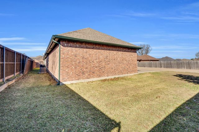503 Northgate Drive, Waxahachie, TX 75165