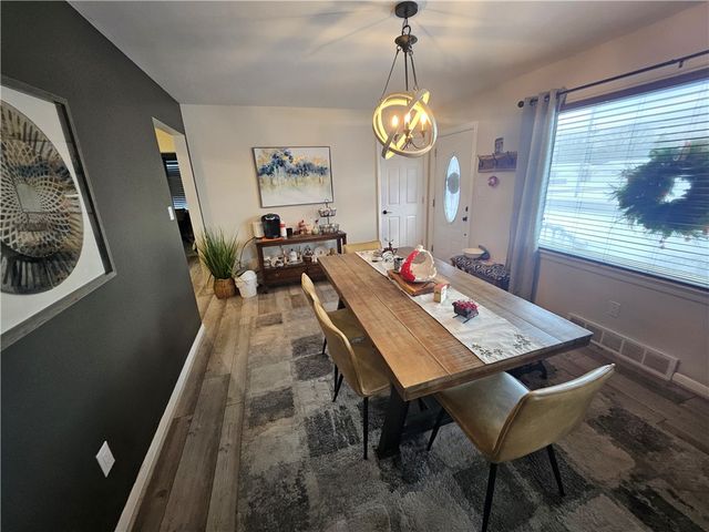 102 W Elizabeth, Neshannock Twp, PA 16105