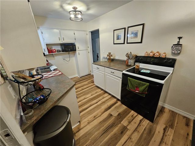 102 W Elizabeth, Neshannock Twp, PA 16105