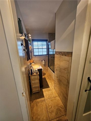 102 W Elizabeth, Neshannock Twp, PA 16105