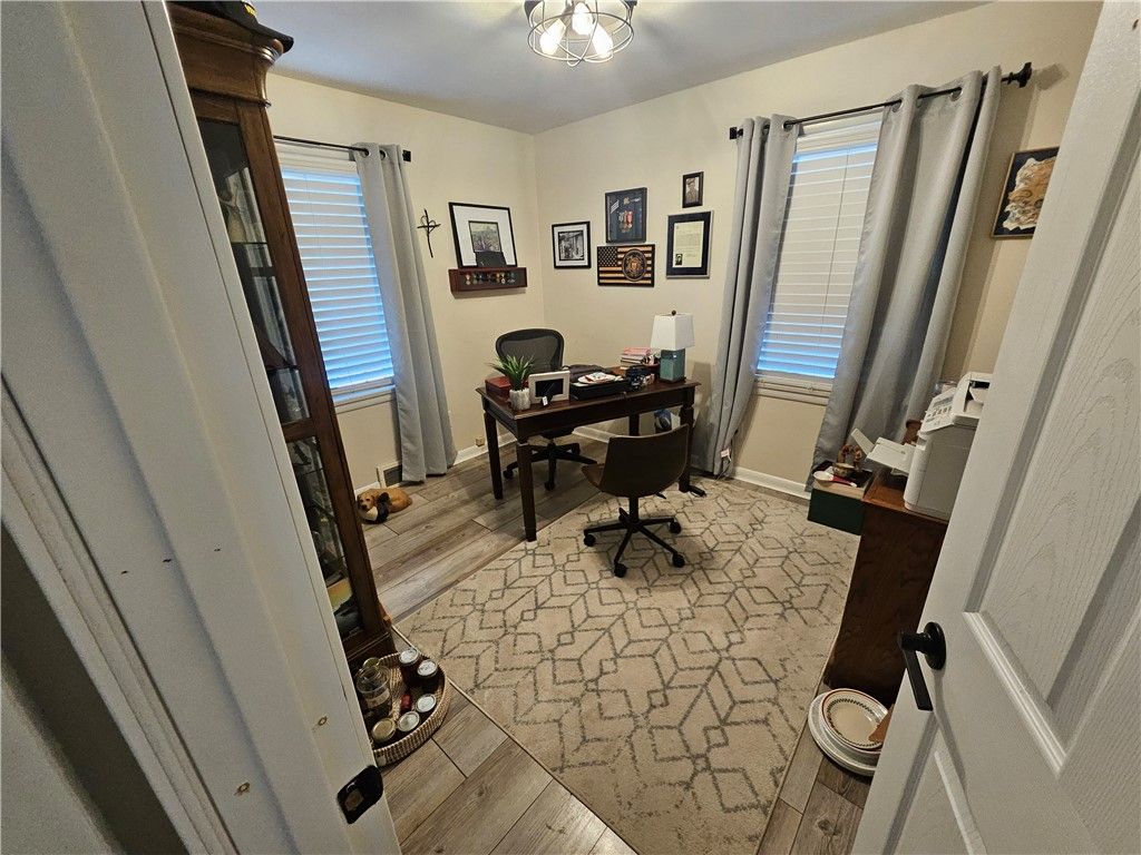 Image 17 of property listing at 102 W Elizabeth, Neshannock Twp, PA 16105