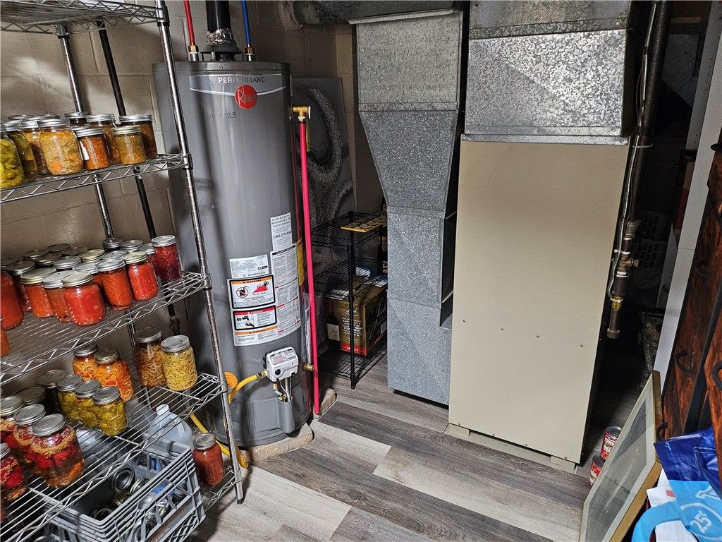 Image 24 of property listing at 102 W Elizabeth, Neshannock Twp, PA 16105