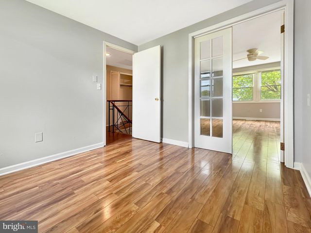 11 EXPRESS LN, Willingboro, NJ 08046