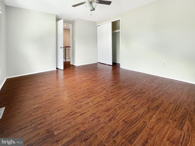 11 EXPRESS LN, Willingboro, NJ 08046