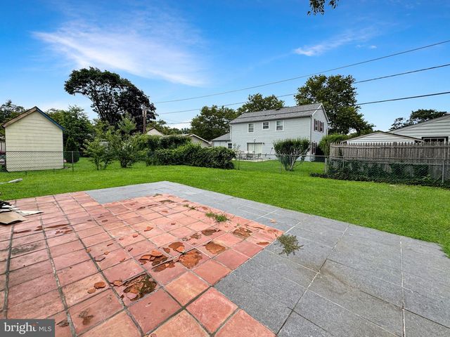 11 EXPRESS LN, Willingboro, NJ 08046