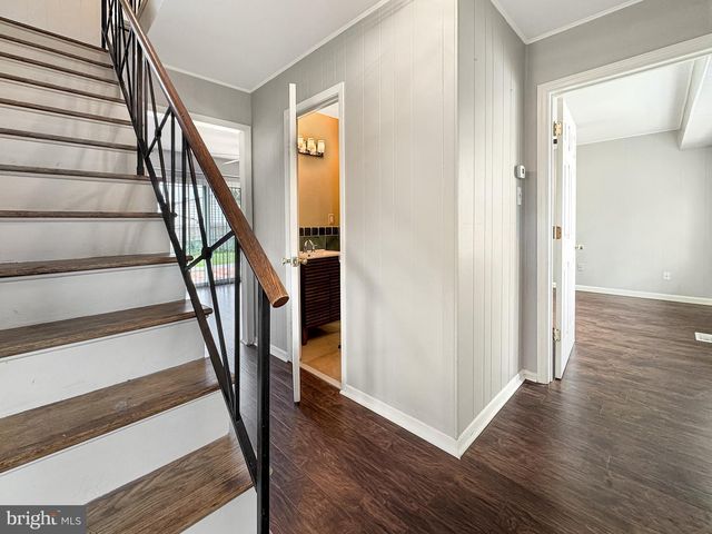 11 EXPRESS LN, Willingboro, NJ 08046