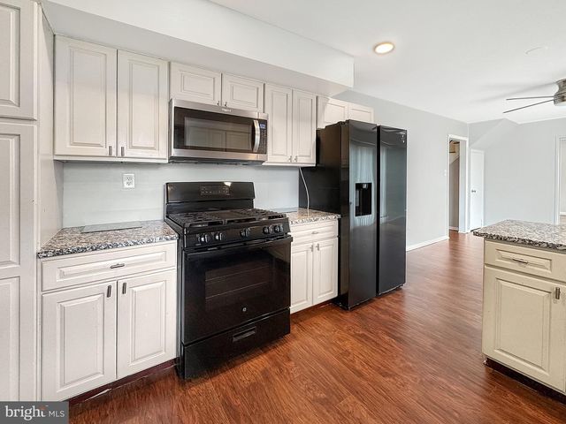 11 EXPRESS LN, Willingboro, NJ 08046