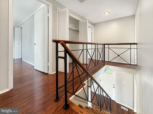 11 EXPRESS LN, Willingboro, NJ 08046