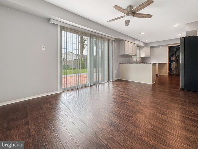 11 EXPRESS LN, Willingboro, NJ 08046