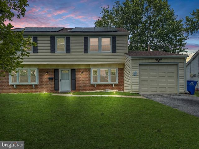 11 EXPRESS LN, Willingboro, NJ 08046