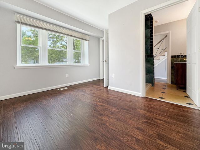 11 EXPRESS LN, Willingboro, NJ 08046
