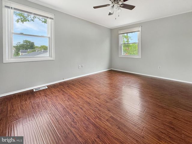11 EXPRESS LN, Willingboro, NJ 08046