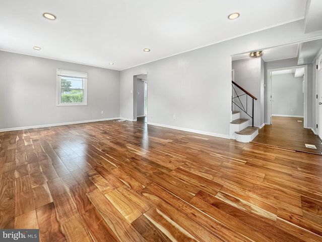 11 EXPRESS LN, Willingboro, NJ 08046