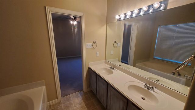 10909 Nantucket Drive, Rowlett, TX 75089