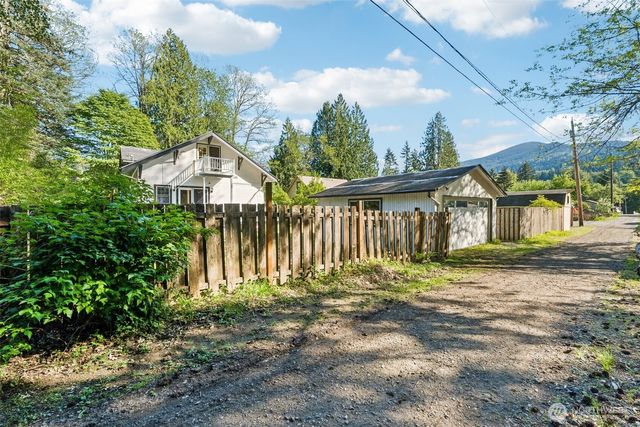 8413 309th Place SE, Issaquah, WA 98027