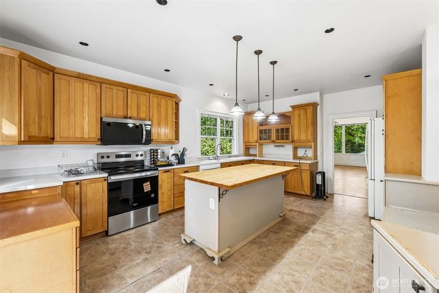 8413 309th Place SE, Issaquah, WA 98027