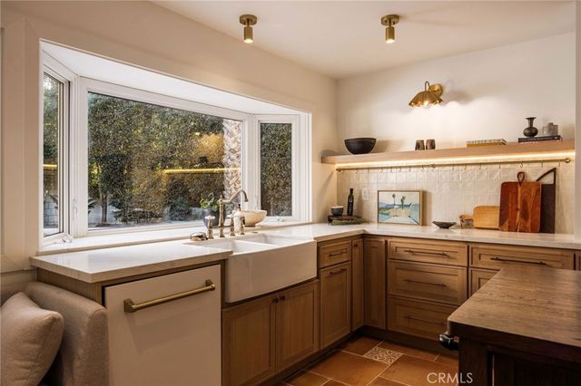 1096 Tulare, Costa Mesa, CA 92626