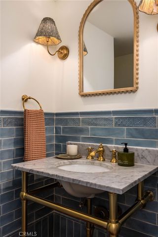 1096 Tulare, Costa Mesa, CA 92626