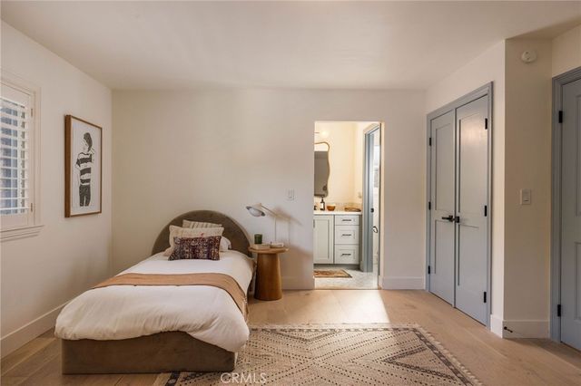 1096 Tulare, Costa Mesa, CA 92626