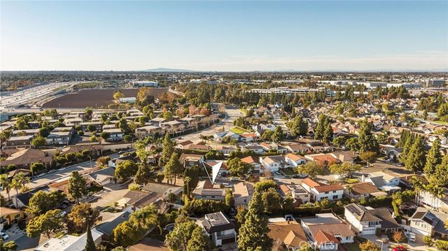 1096 Tulare, Costa Mesa, CA 92626