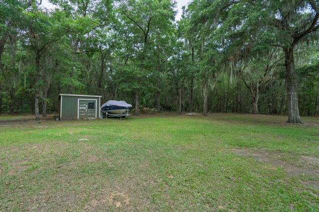 8567 Palmetto Road, Edisto Island, SC 29438