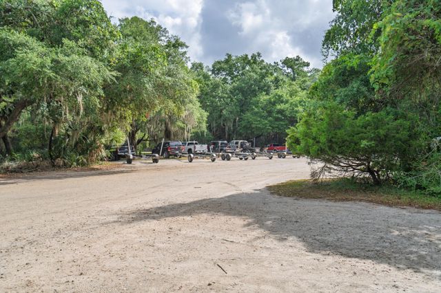 8567 Palmetto Road, Edisto Island, SC 29438