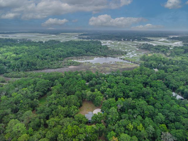8567 Palmetto Road, Edisto Island, SC 29438