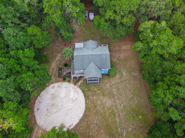 8567 Palmetto Road, Edisto Island, SC 29438