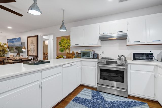 8567 Palmetto Road, Edisto Island, SC 29438