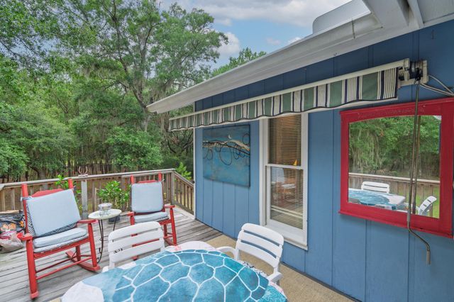 8567 Palmetto Road, Edisto Island, SC 29438