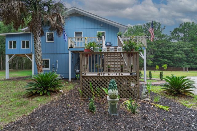 8567 Palmetto Road, Edisto Island, SC 29438